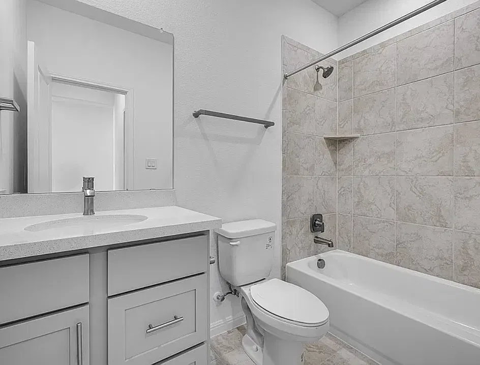 5 bed, 2722 sqft, $2,950 — Photo 3