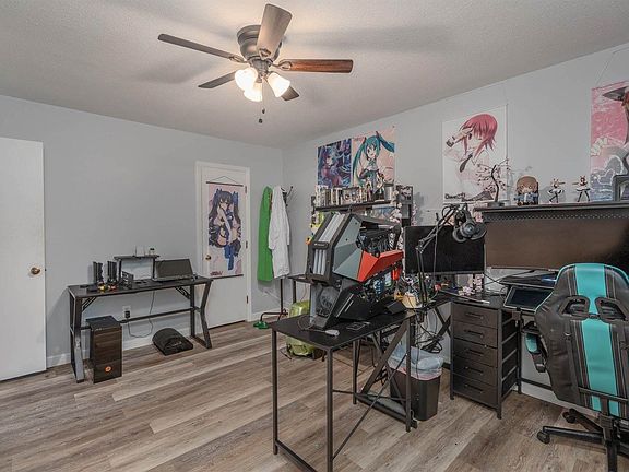 4th image of 1100 Skyland Dr