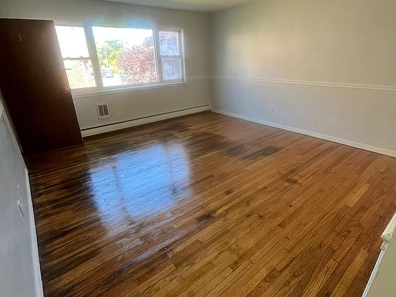 4th image of 419 Stuyvesant Ave #2