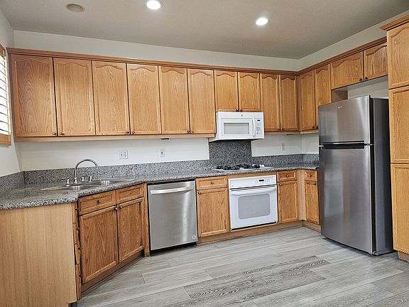 5th image of 1751 Tallowberry Ln