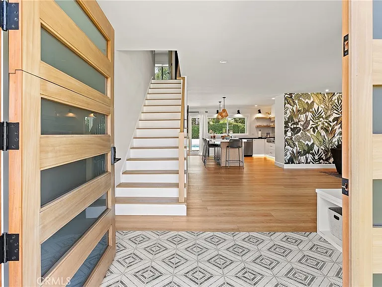 24701 Nympha Dr — Photo 2