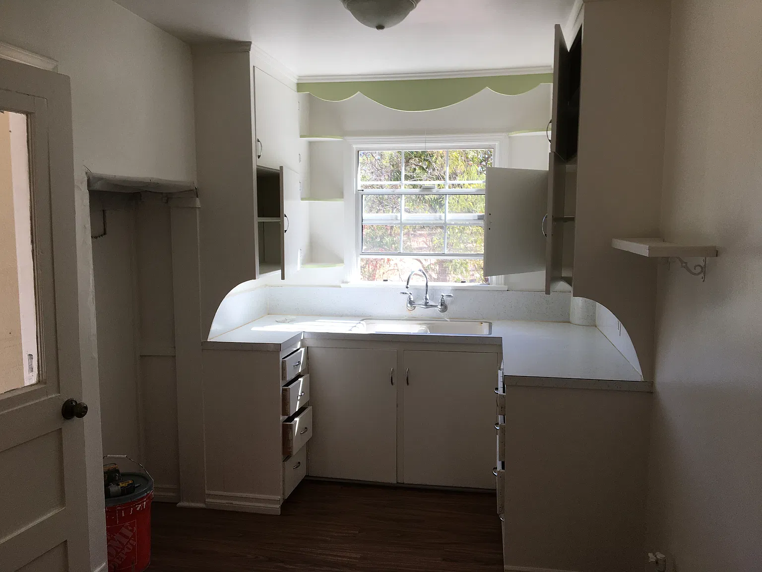 1 bed, 1.5 bath, 800 sqft, $1,900 — Photo 4