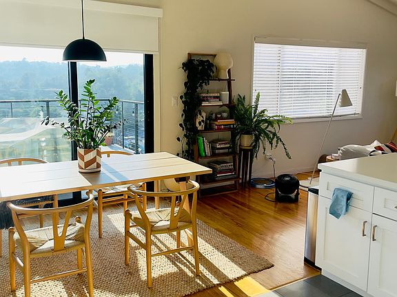 2nd image of 2370 Teviot St #1/2