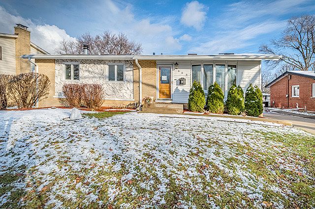 1st image of 605 N Windsor Dr