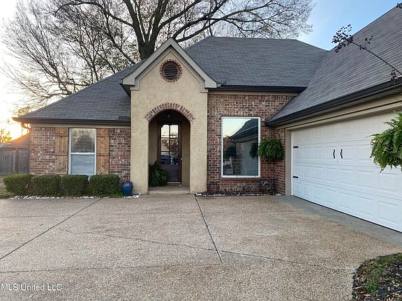 3rd image of 125 Woodridge Dr