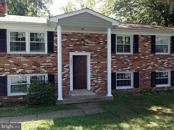 3rd image of 13637 Lynbrook Ct