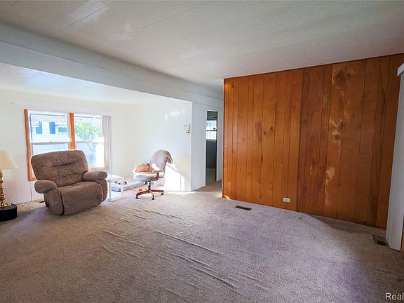 4th image of 92 Cranberry Beach Blvd
