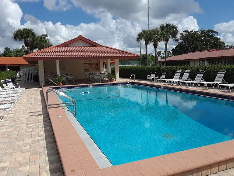 723 Sorrento Inlt — Photo 20