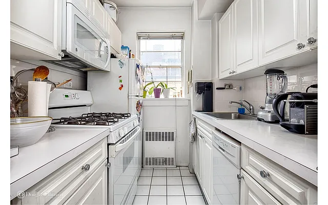 Rented by Douglas Elliman | media 10