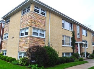 2322 S 17th Ave APT 1, North Riverside, IL 60546