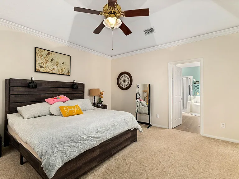1907 Emerald Ct — Photo 13