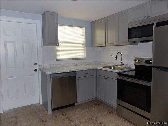 3rd image of 850 & 854 NE 4th St