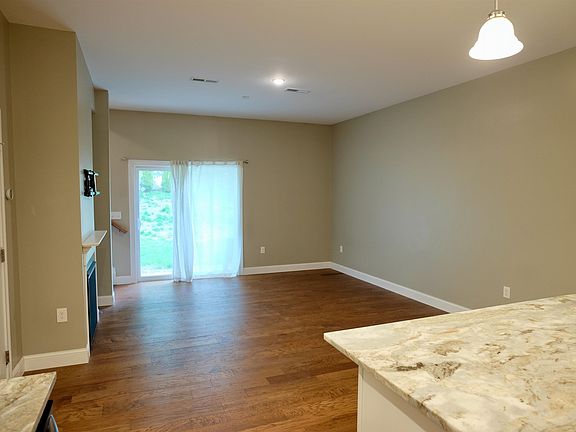 5th image of 5 Callaway Drive #5