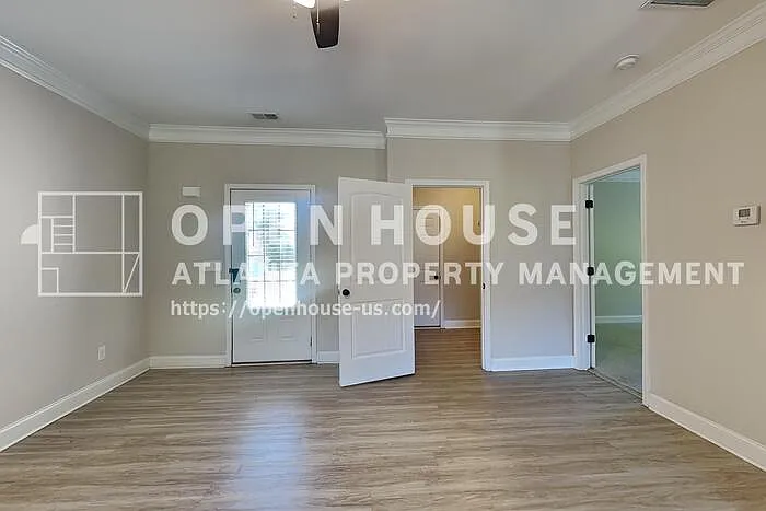 3 bed, 2.0 bath, 1410 sqft, $1,895 — Photo 3