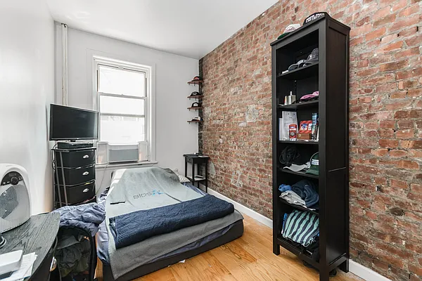 Rented by Tipping Point Real Estate LLC | media 16