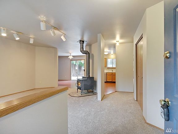 2nd image of 11619 206th Avenue Ct E