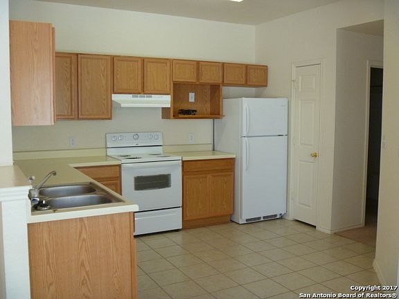 4th image of 15417 Kamary Ln