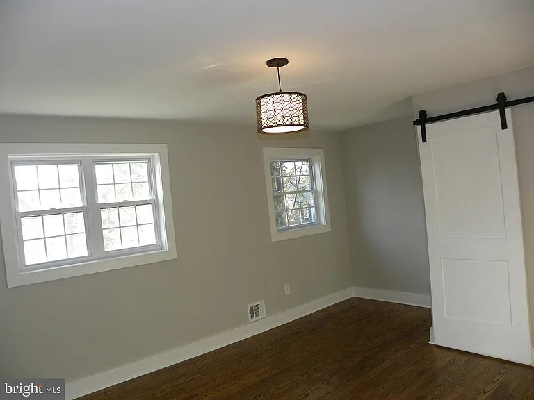 609 Ramsey St — Photo 9
