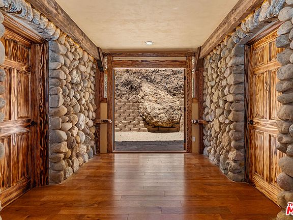 5th image of 2961 Gorge Rd