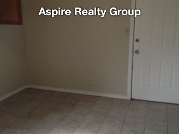 2nd image of 6032 S Rhodes Ave #G