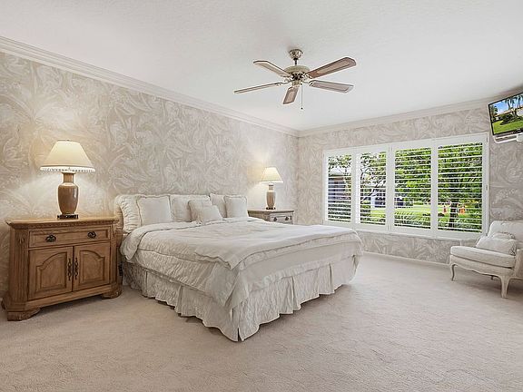 5th image of 22041 Colony Dr
