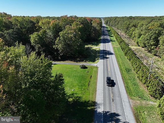 2nd image of 7 River Rd
