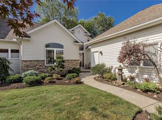 416 Muirfield Dr, Highland Heights, OH 44143