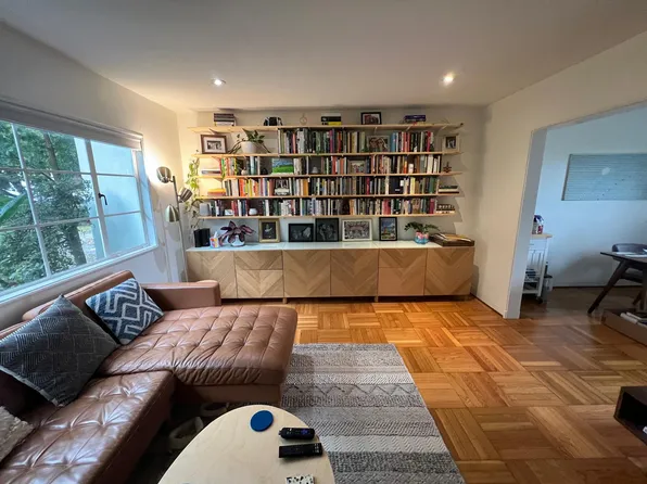 5571 Village Grn, Los Angeles, CA 90016