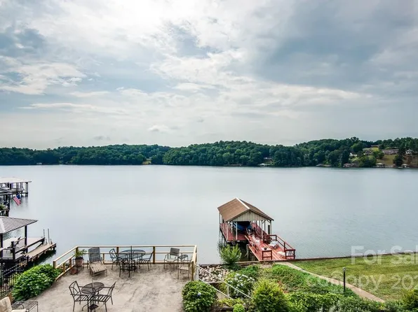 59 S Point Ln #20, Taylorsville, NC 28681