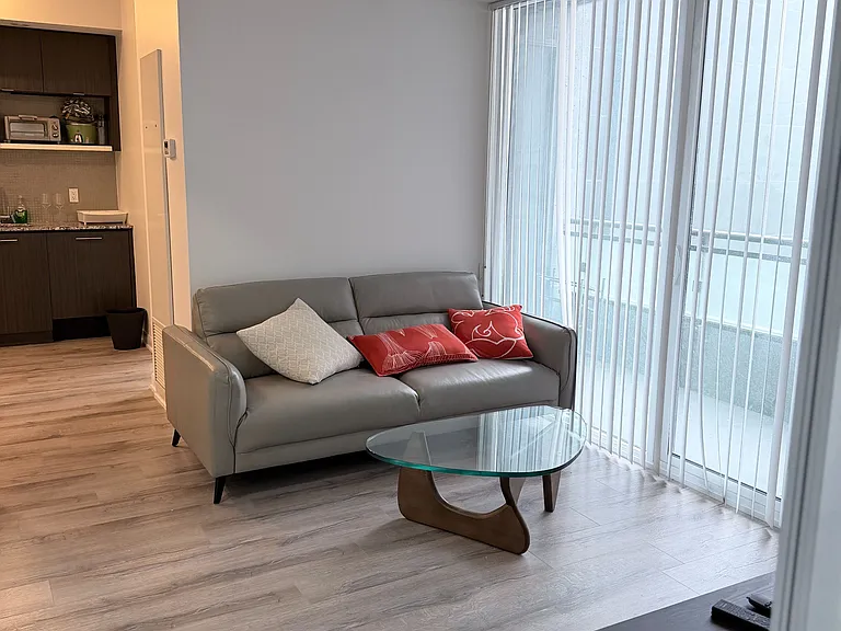 435 Richmond St W #814 — Photo 5
