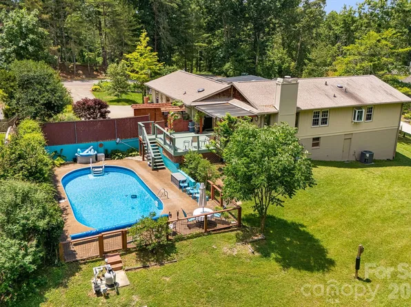 43 Chadwick Wade Dr, Asheville, NC 28804