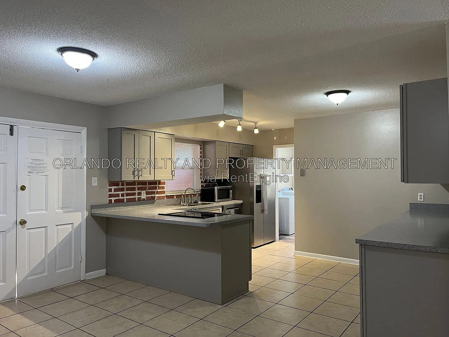 3 bed, 1.5 bath, 1716 sqft, $1,850 — Photo 3