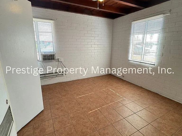 2201 E Grant Rd #19 — Photo 9