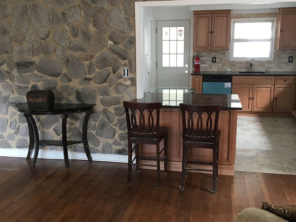 1st image of 391 Tremont Ave