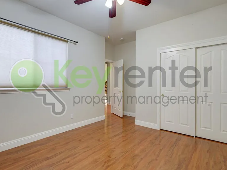 208 Otter Glen Ct — Photo 33