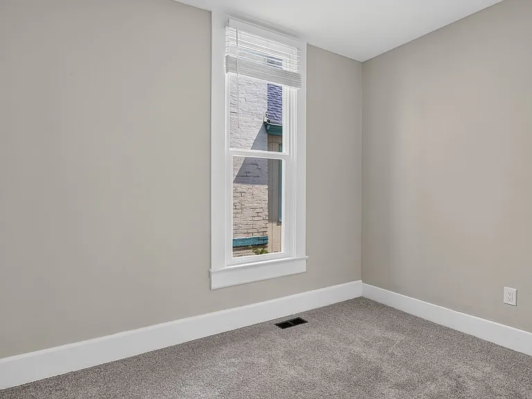 132 S Lincoln St — Photo 14