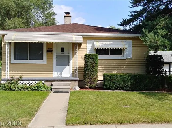 3927 Detroit St, Dearborn Heights, MI 48125