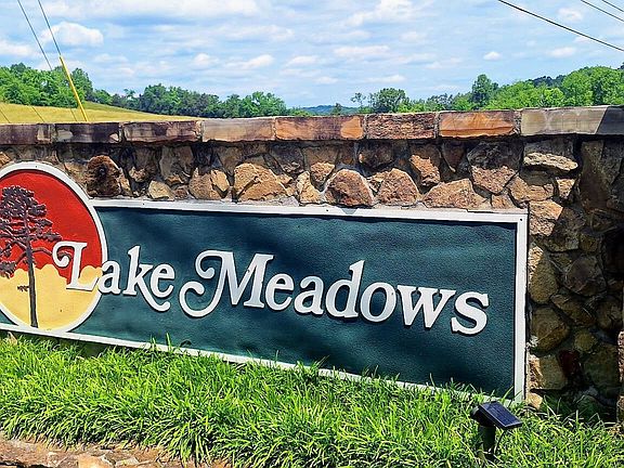 2nd image of 212 Lake Meadow Dr