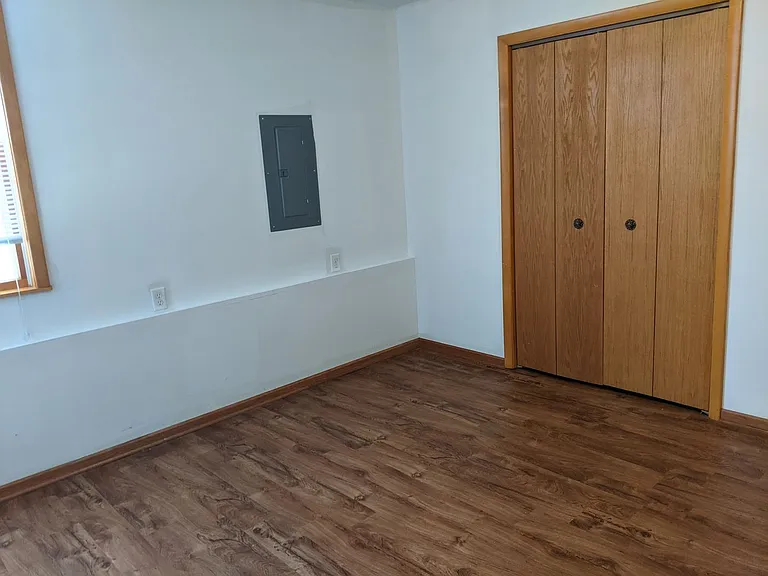 436 Russell Rd — Photo 9