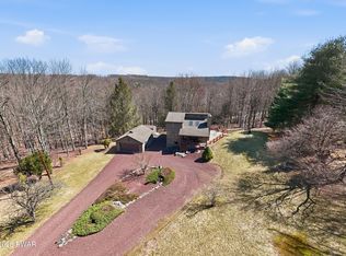 16 Squirrel Mew, Lake Ariel, PA 18436