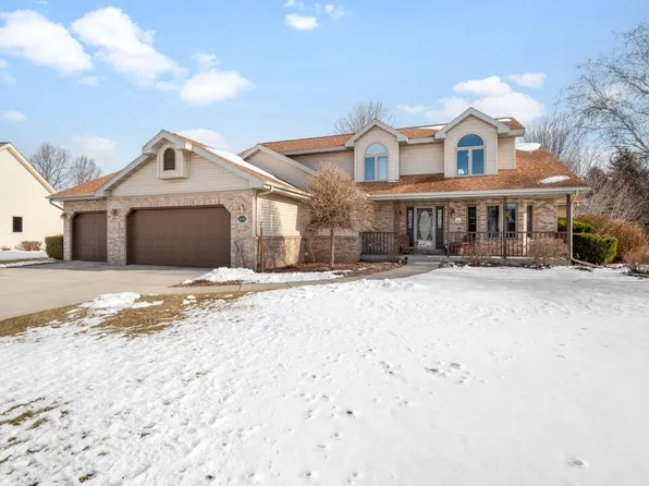 808 Ash CIRCLE, Plymouth, WI 53073