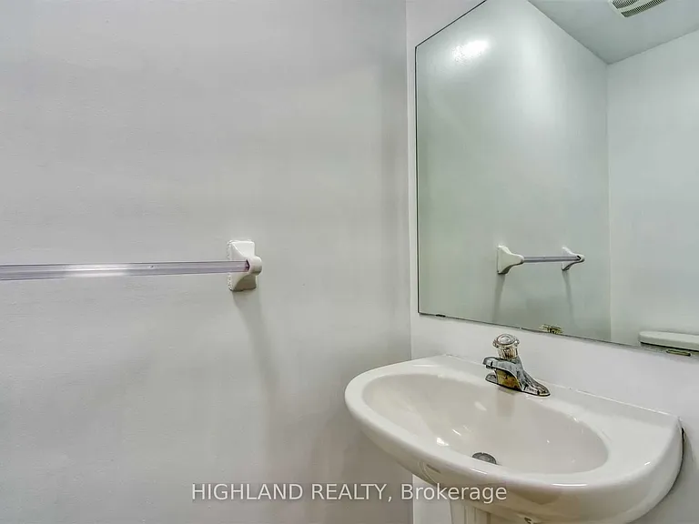 763 Millworks Cres — Photo 12