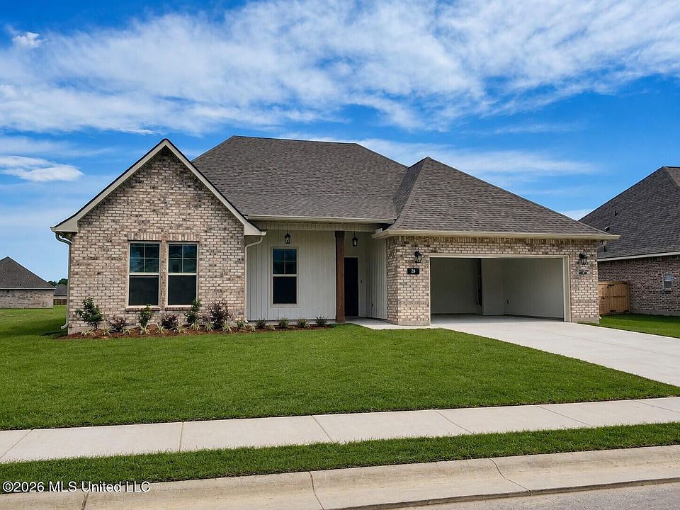 1st image of 28 Red Oak Dr