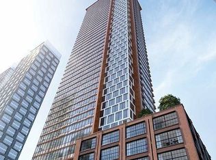 55 Mercer St #4012, Toronto, ON M5V 1H2