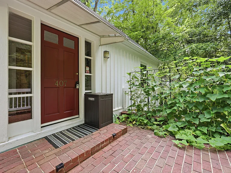 407 Coolidge St — Photo 1