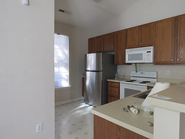 936 Cinnamon Dr — Photo 7