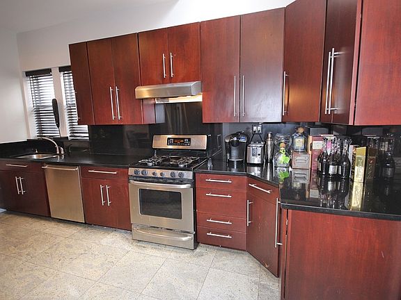 5th image of 5509 Mill Ln