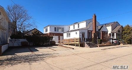 1st image of 111 Garden City Ave