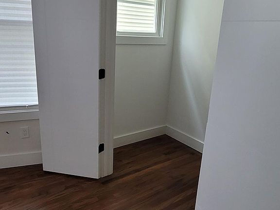Master bedroom walking closet