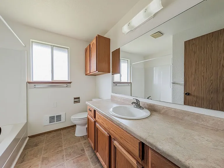 9114 44th Drive NE — Photo 8